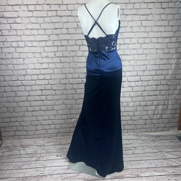 NWT Windsor Navy Lace Gown - Picture 2 of 9
